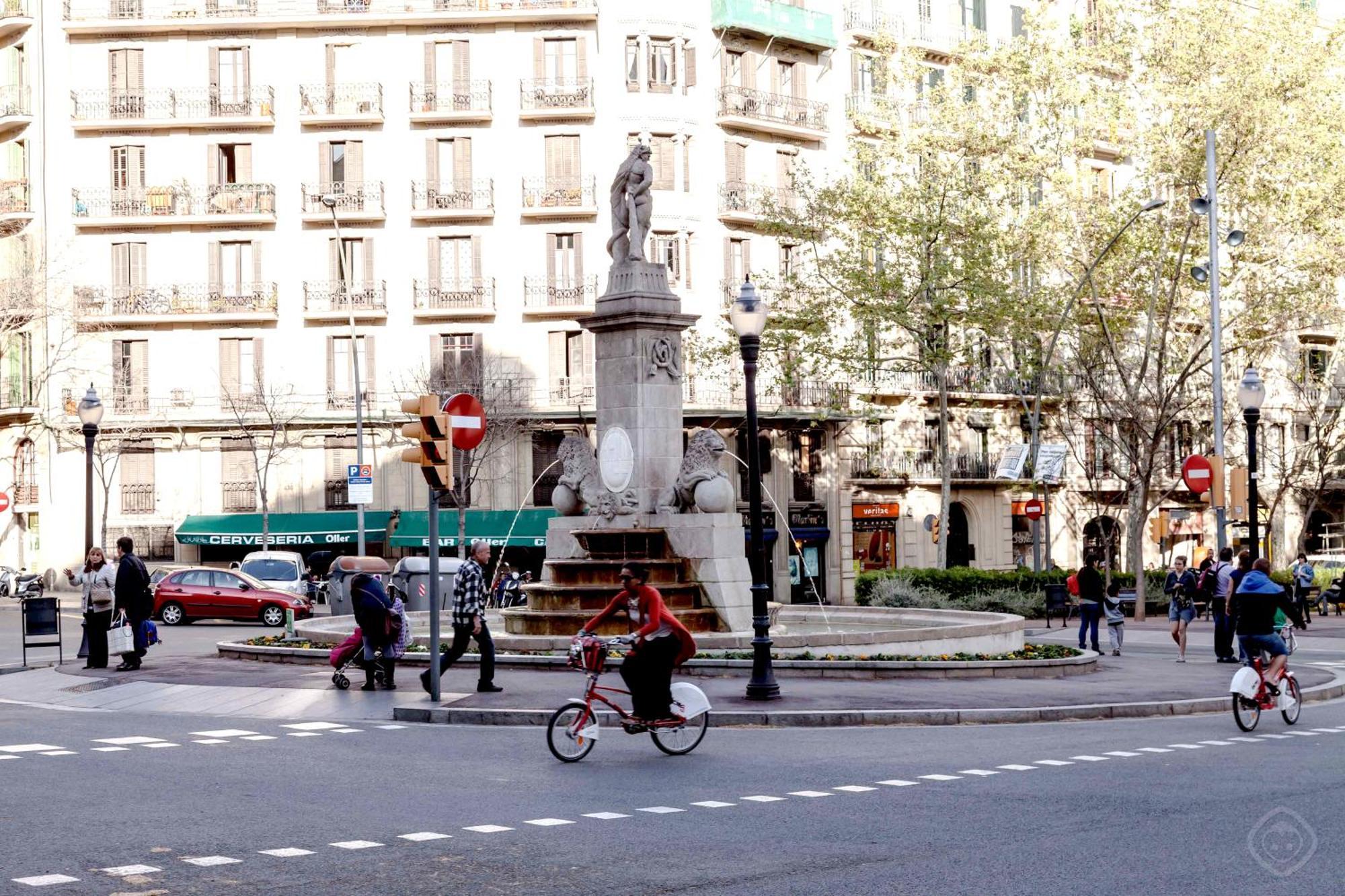 Gaudi Apartament *